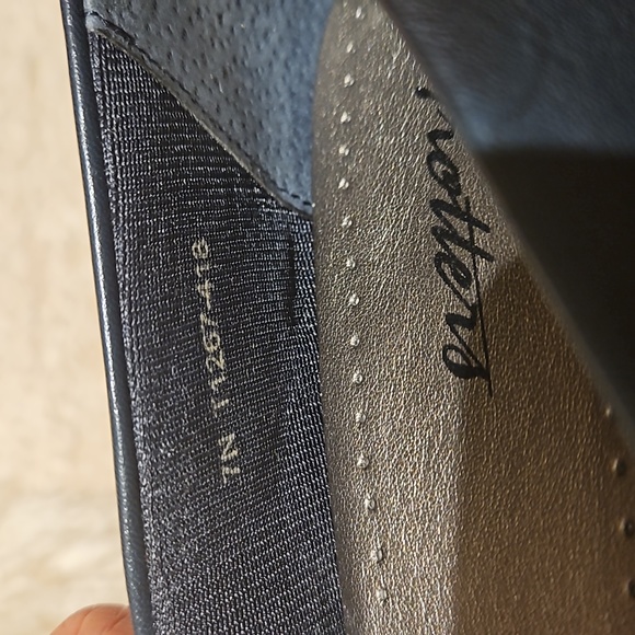 TROTTERS NAVY TASSLE SHOES SIZE 7 NARROW - Picture 12 of 12